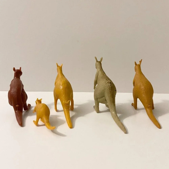 Vintage Lot  of 5 Kangaroo Plastic Toys Hong Kong - Picture 4 of 16